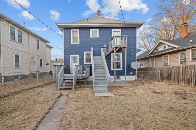 211 E Dover Court, Davenport, IA 52803