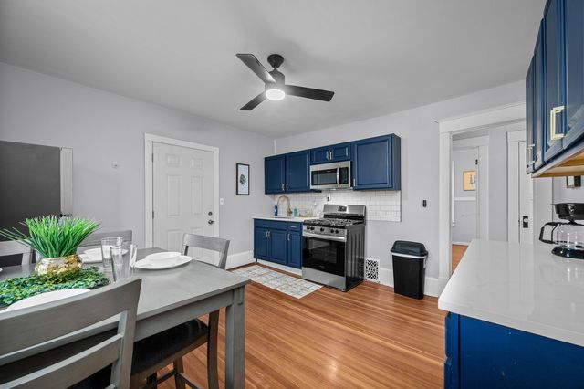 211 E Dover Court, Davenport, IA 52803