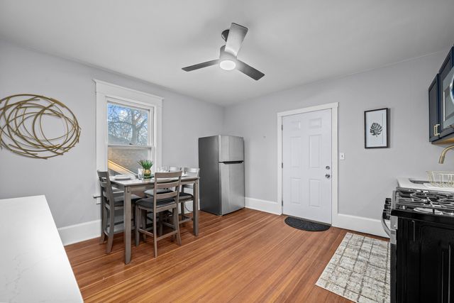 211 E Dover Court, Davenport, IA 52803