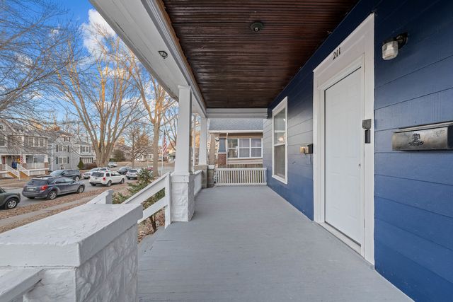 211 E Dover Court, Davenport, IA 52803