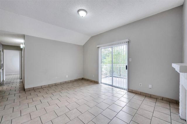 6110 W Mount Houston Road C, Houston, TX 77088