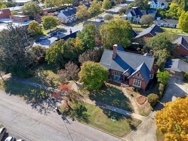 1007 4th Avenue, West Point, GA 31833