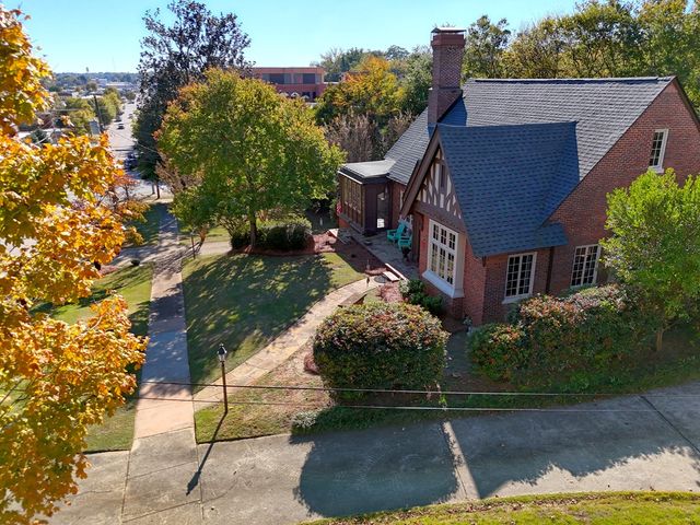 1007 4th Avenue, West Point, GA 31833