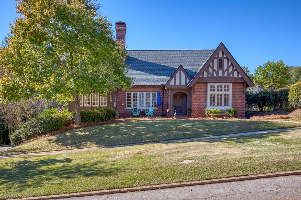 1007 4th Avenue, West Point, GA 31833