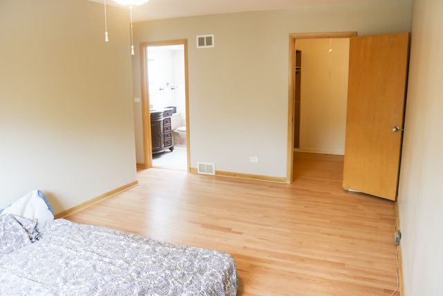 401 Dewey Avenue, Evanston, IL 60202