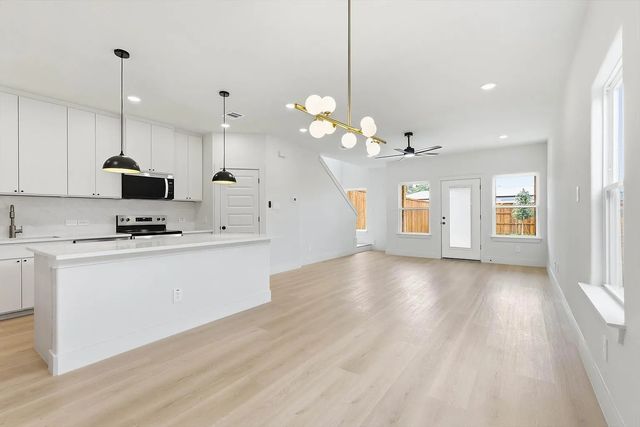2501 Merlin Street, Dallas, TX 75215