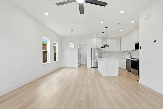 2501 Merlin Street, Dallas, TX 75215
