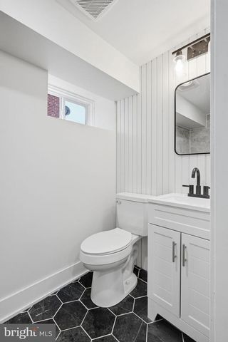 1128 E UPSAL ST, Philadelphia, PA 19150