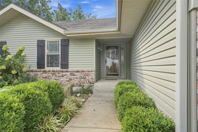 16513 E 51st St Court S, Independence, MO 64055