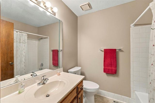 16513 E 51st St Court S, Independence, MO 64055