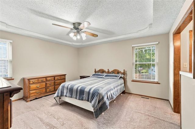 16513 E 51st St Court S, Independence, MO 64055