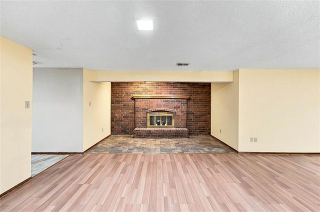 16513 E 51st St Court S, Independence, MO 64055