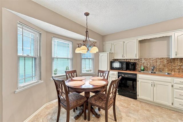 16513 E 51st St Court S, Independence, MO 64055