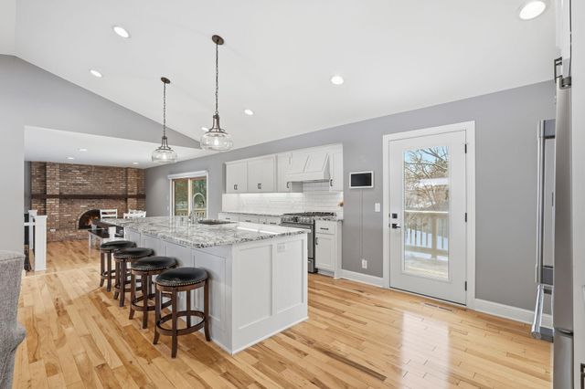 10640 Aquila Avenue S, Bloomington, MN 55438