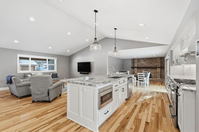 10640 Aquila Avenue S, Bloomington, MN 55438