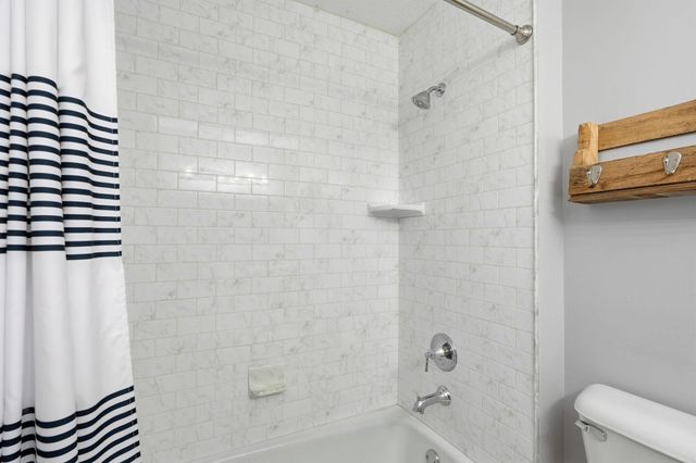 10640 Aquila Avenue S, Bloomington, MN 55438