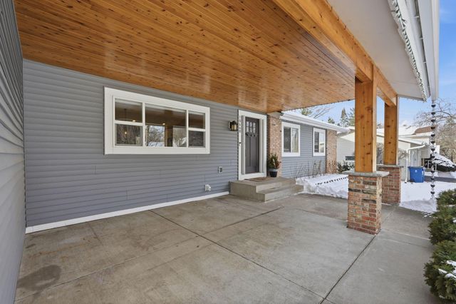 10640 Aquila Avenue S, Bloomington, MN 55438