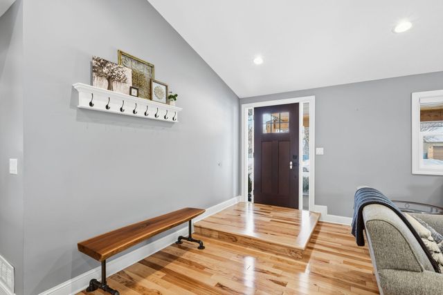 10640 Aquila Avenue S, Bloomington, MN 55438