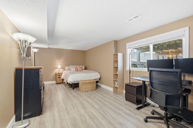 10640 Aquila Avenue S, Bloomington, MN 55438