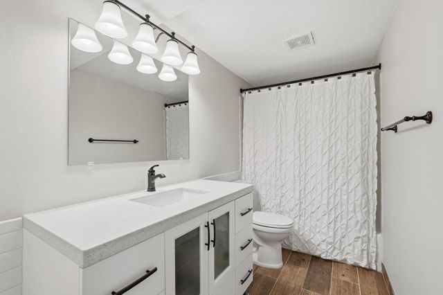 10640 Aquila Avenue S, Bloomington, MN 55438