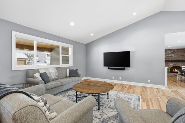 10640 Aquila Avenue S, Bloomington, MN 55438