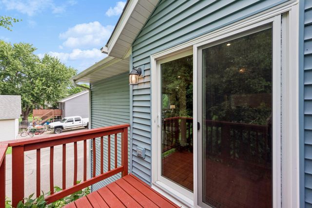 1756 Helena Road N, Oakdale, MN 55128