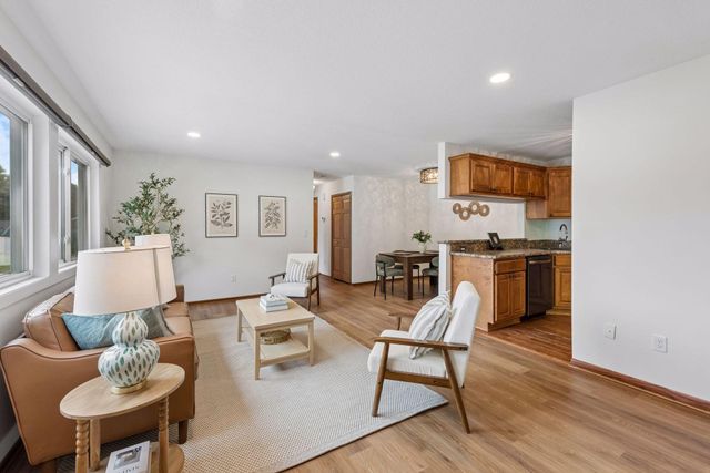 1756 Helena Road N, Oakdale, MN 55128
