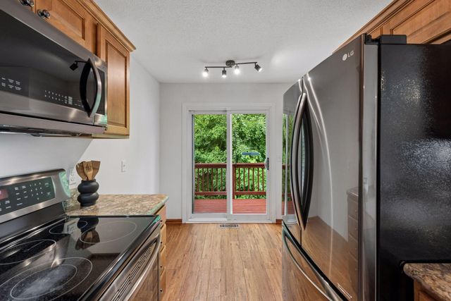 1756 Helena Road N, Oakdale, MN 55128