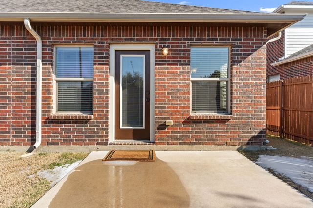 3805 Weatherstone Drive, Fort Worth, TX 76137