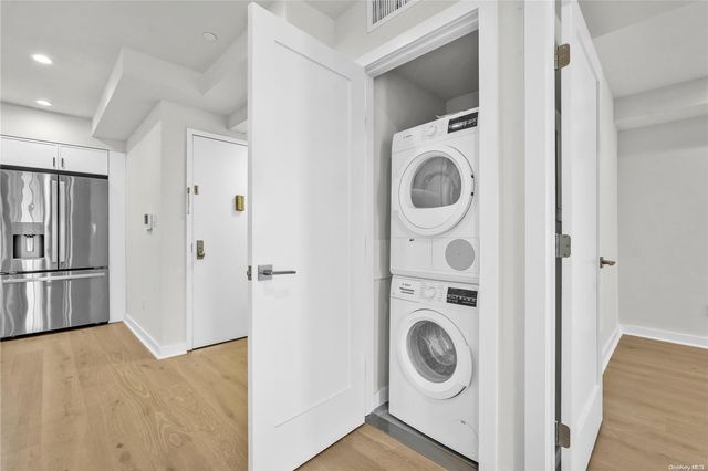 25-25 31st Avenue 2B, Astoria, NY 11106