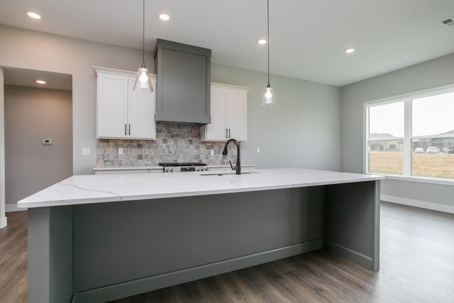 909 SPYGLASS CT, Columbia, MO 65201