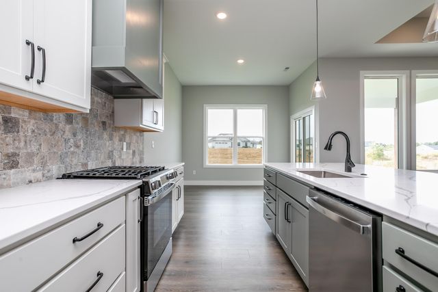 909 SPYGLASS CT, Columbia, MO 65201