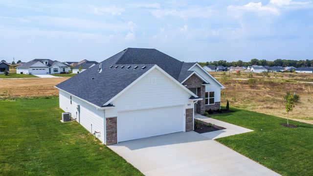 909 SPYGLASS CT, Columbia, MO 65201