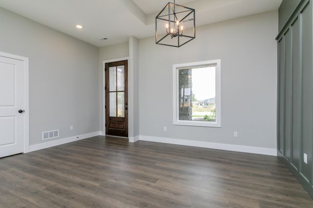 909 SPYGLASS CT, Columbia, MO 65201