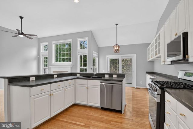 12525 FOX VIEW WAY, Reston, VA 20191