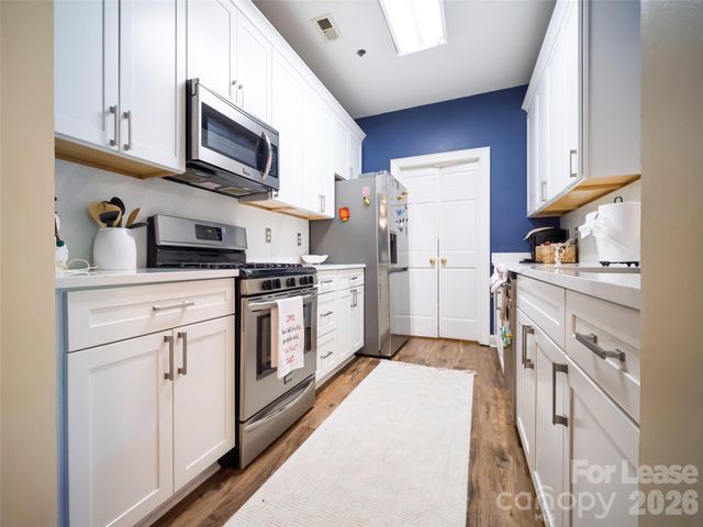5609 Fairview Road, Charlotte, NC 28209