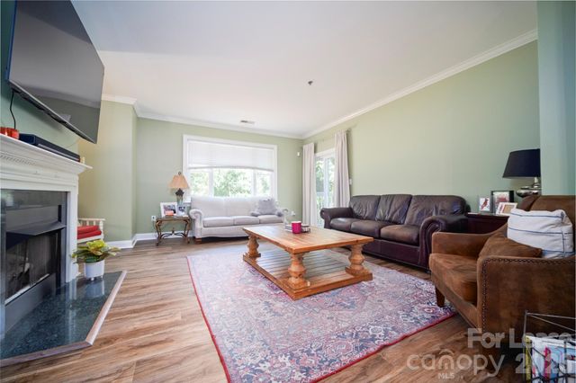 5609 Fairview Road, Charlotte, NC 28209