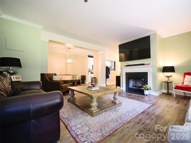 5609 Fairview Road, Charlotte, NC 28209