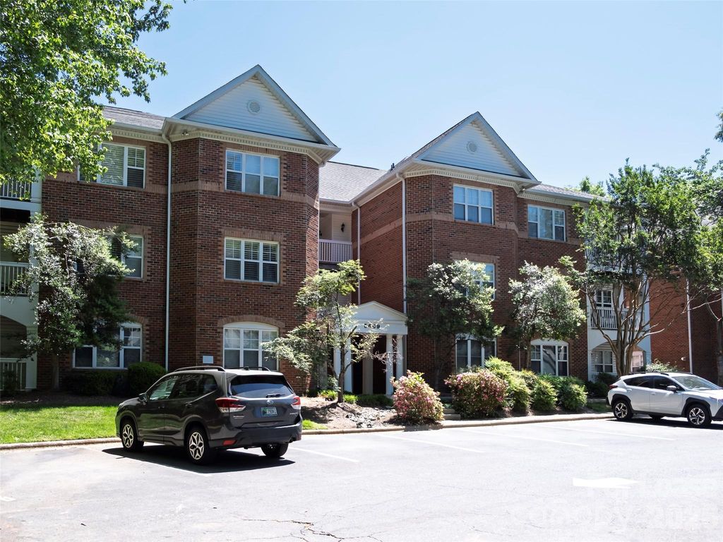 5609 Fairview Road, Charlotte, NC 28209