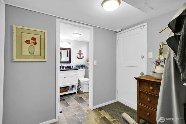 19041 21st Avenue NW, Shoreline, WA 98177