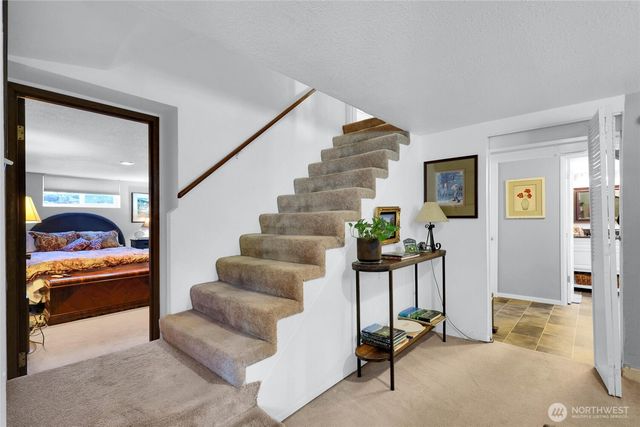 19041 21st Avenue NW, Shoreline, WA 98177