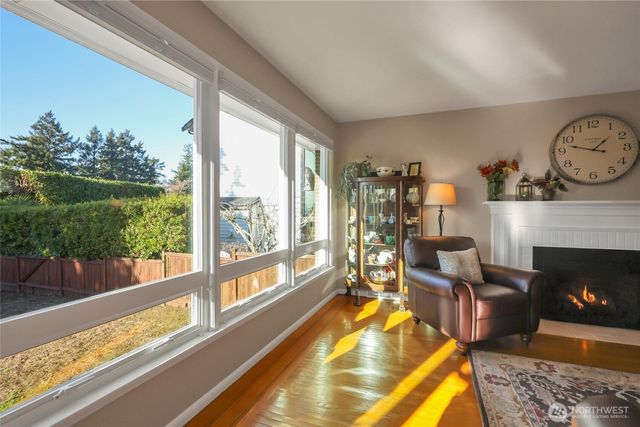 19041 21st Avenue NW, Shoreline, WA 98177