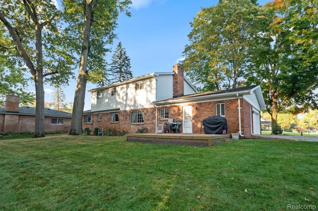 52580 Southdown Road, Shelby Charter Township, MI 48316