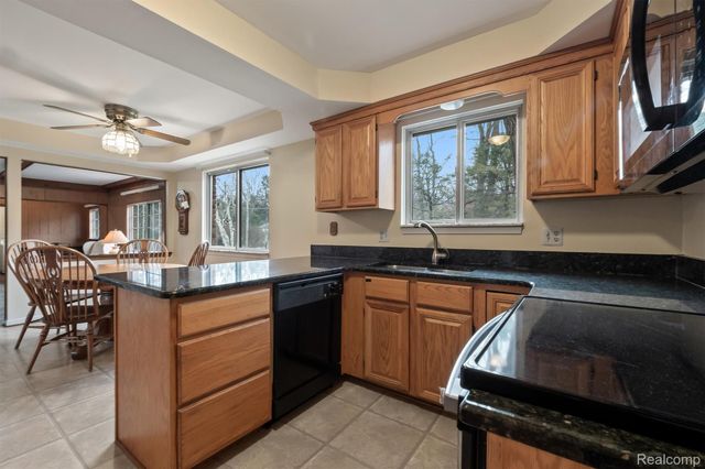 52580 Southdown Road, Shelby Charter Township, MI 48316