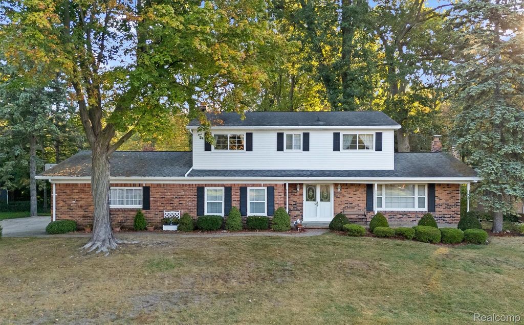 52580 Southdown Road, Shelby Charter Township, MI 48316