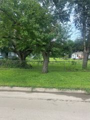 00 E 23rd Street, Des Moines, IA 50317