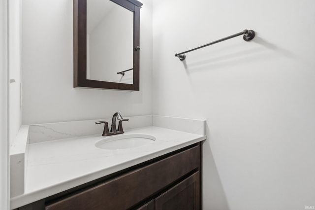 14399 Verona Lakes Passage, Fort Wayne, IN 46814