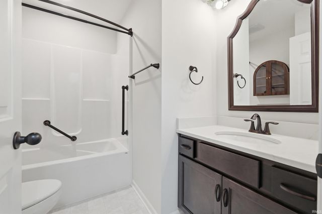 14399 Verona Lakes Passage, Fort Wayne, IN 46814