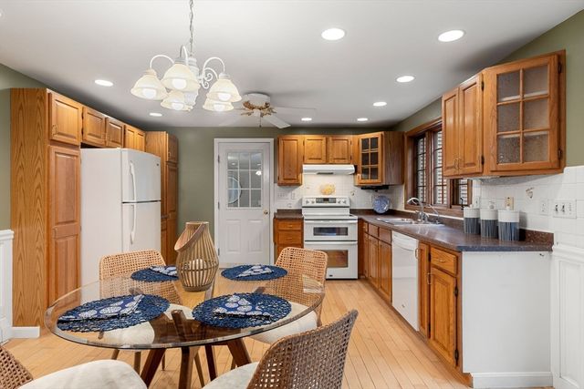 1 Tuxbury Lane, Amesbury, MA 01913