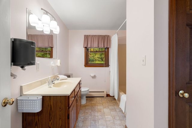 1 Tuxbury Lane, Amesbury, MA 01913